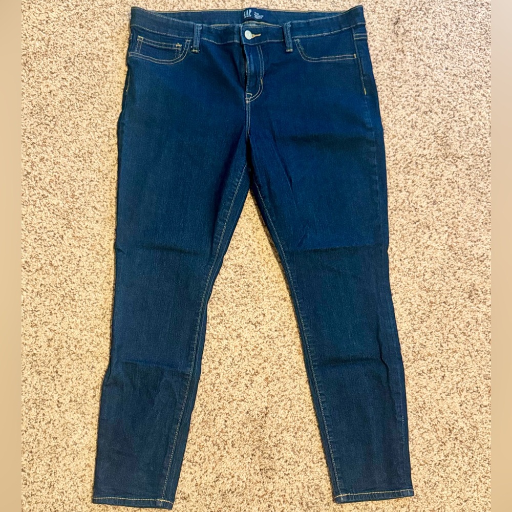 Women’s Gap Favorite Jegging